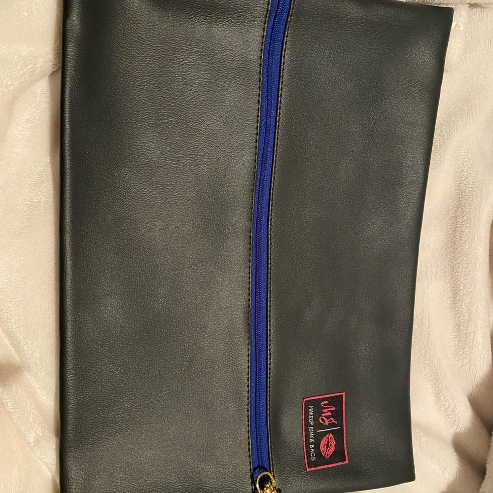 makeup junkie blue line bag
